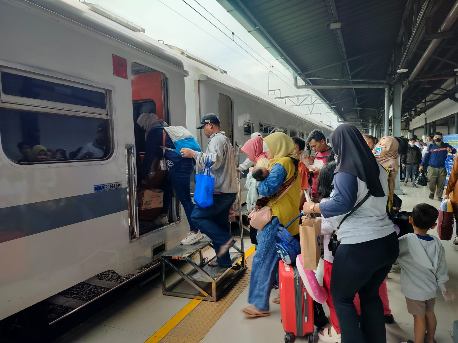 Lebih dari 3 Juta Tiket Terjual, KAI Layani 1.015.379 Penumpang Hingga 26 Maret Pukul 14.00 WIB