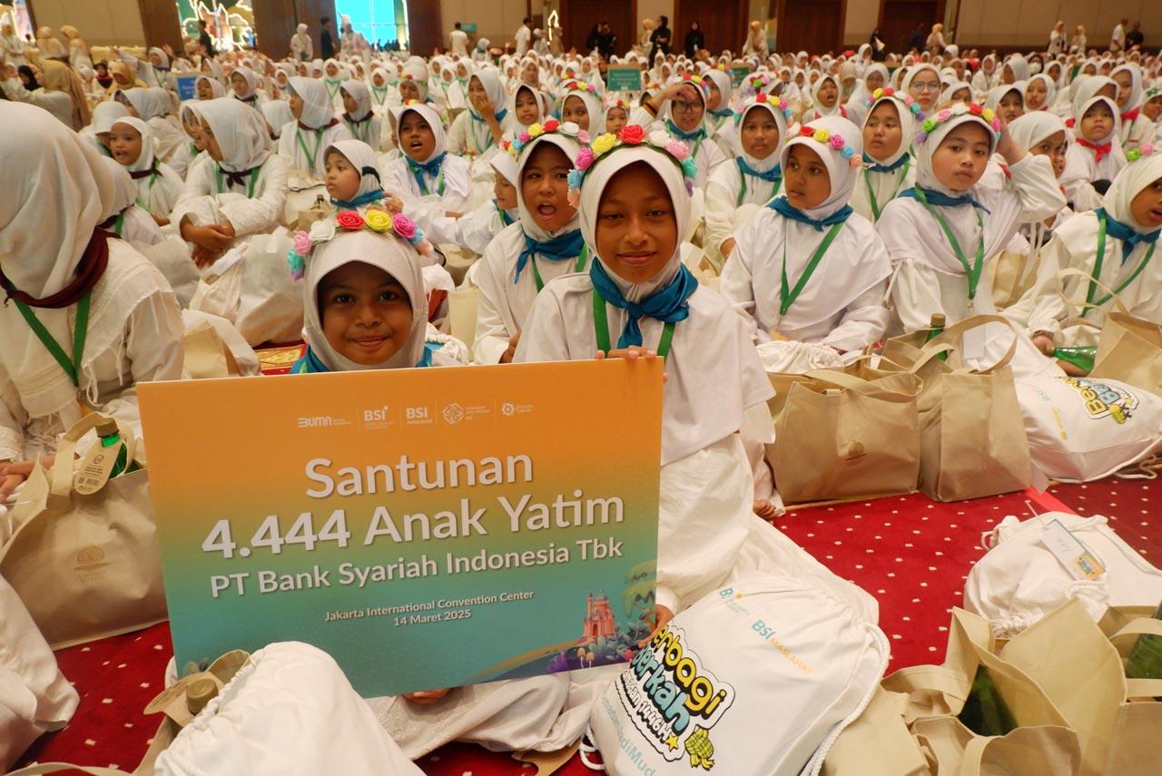 Performa Unggul, BSI Wujudkan Syukur dengan Santunan 4.444 Anak Yatim
