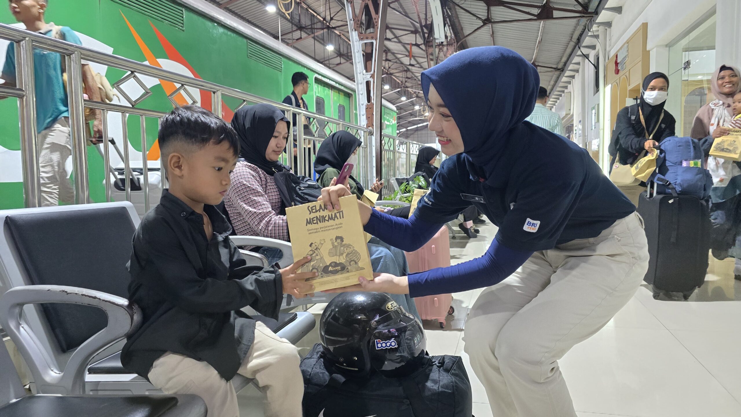 KAI Bagikan 3.440 Takjil Gratis Setiap Hari di Stasiun Ini, Simak Lokasinya dan Jangan Ketinggalan