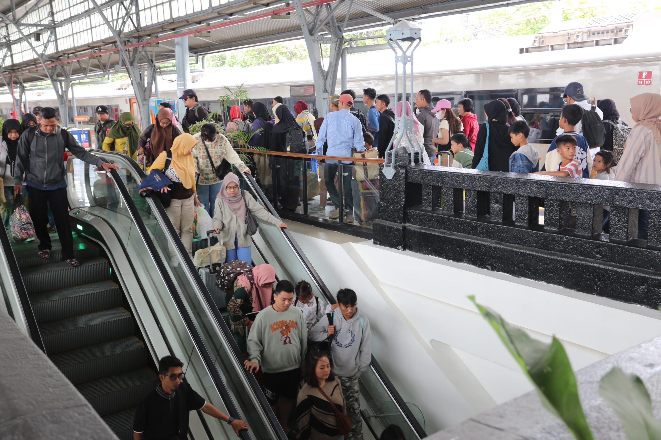KAI Angkut 689.274 Penumpang dalam 4 Hari, Tiket Terjual 2.875.895