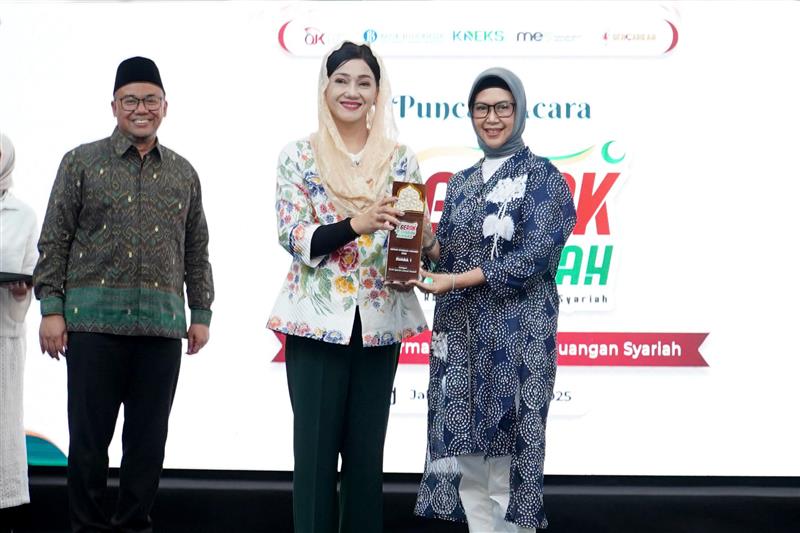 BSI Sabet 3 Penghargaan GERAK Syariah, Bukti Komitmen Literasi & Inklusi Keuangan