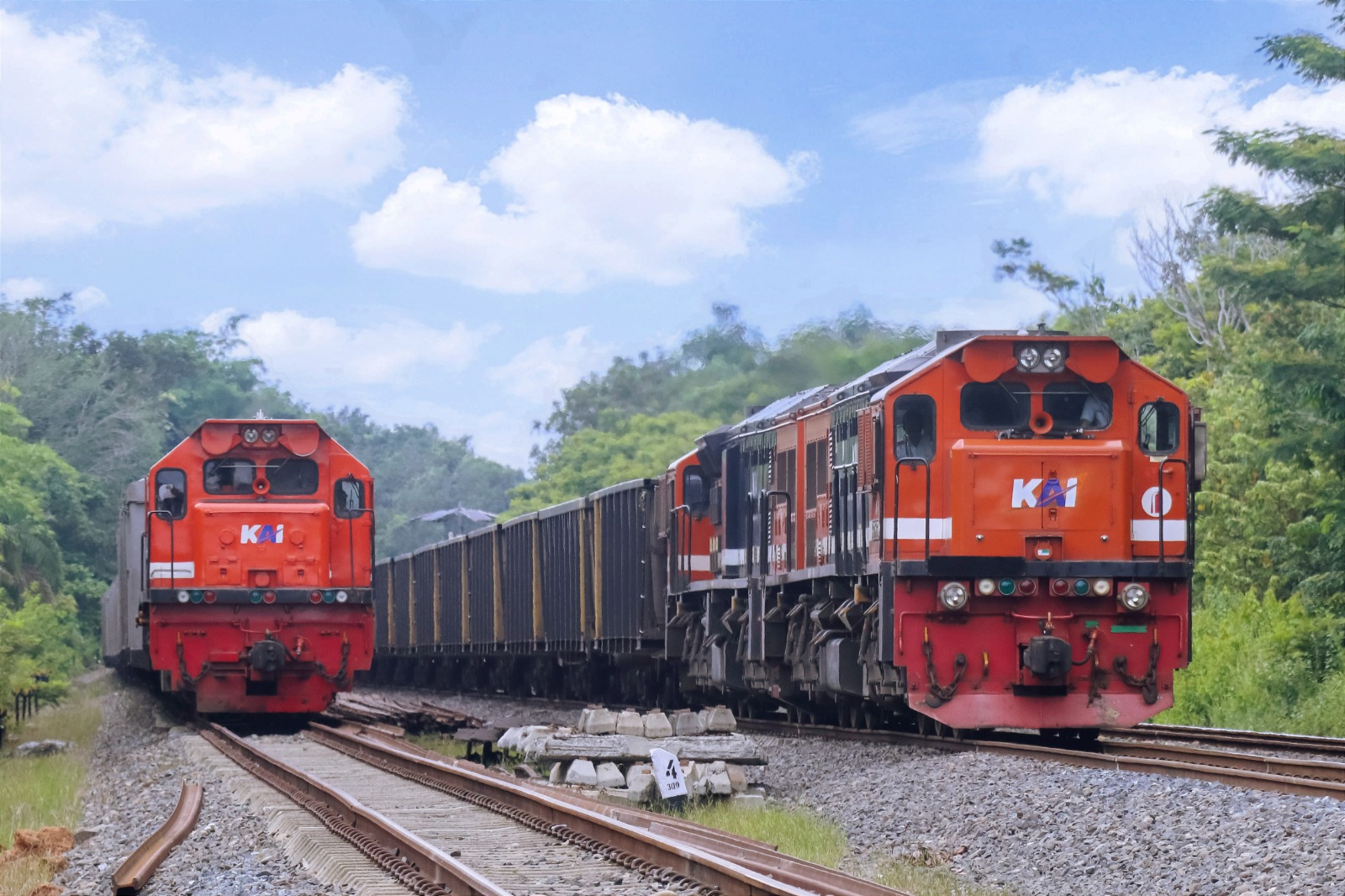 KAI Lokomotif Amerika Modernisasi Infrastruktur Energi dan Logistik Nasional
