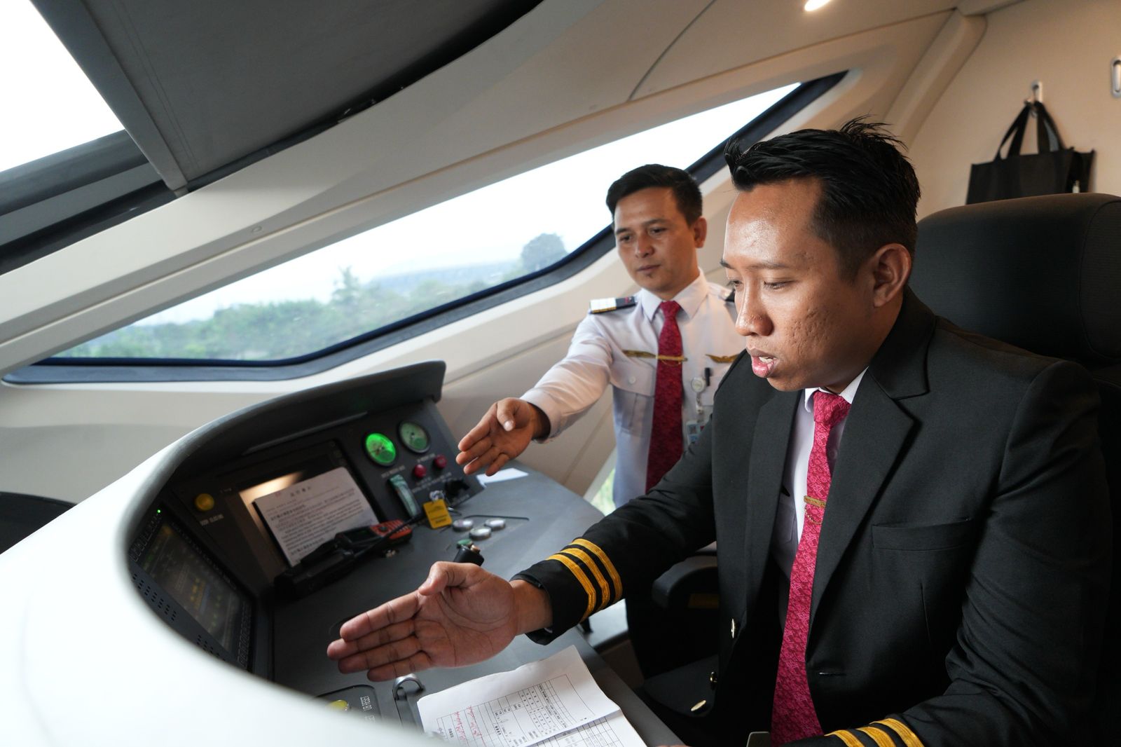 Whoosh Transportasi Modern Kini Dioperasikan SDM Indonesia Berstandar Tinggi