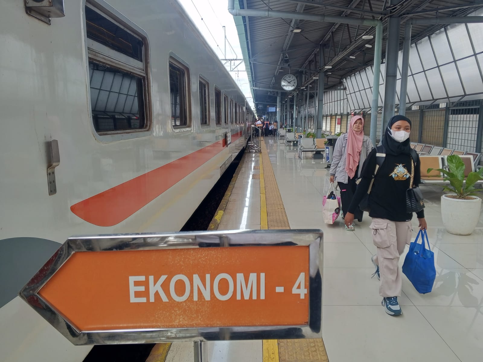 Hindari Kemacetan Saat Lebaran dengan Kereta Ekonomi yang Terjangkau