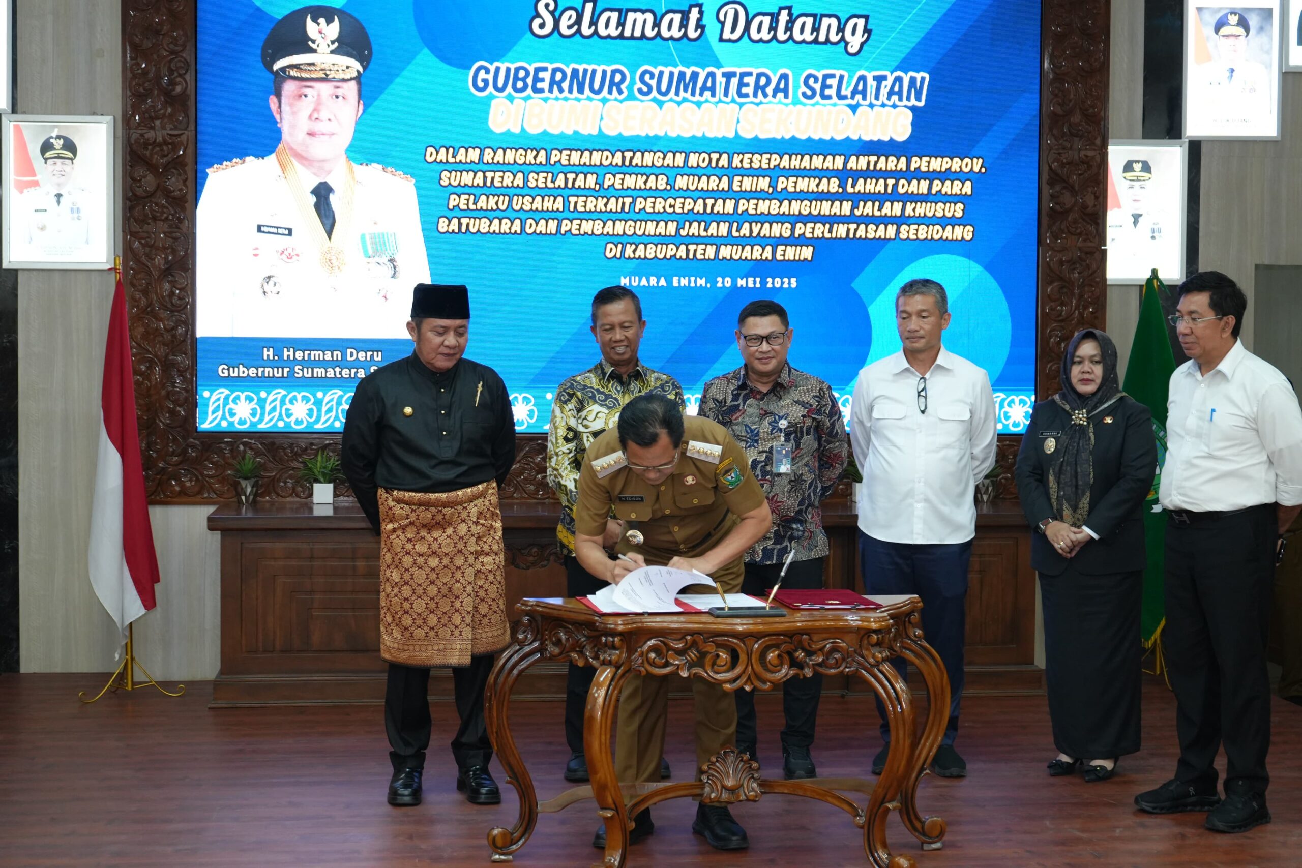KAI, Pemkab Muara Enim, Bukit Asam MoU Flyover