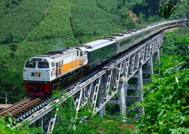 Pengalaman Berkesan Menikmati Keindahan Alam Indonesia Melalui Jendela Kereta Panoramic