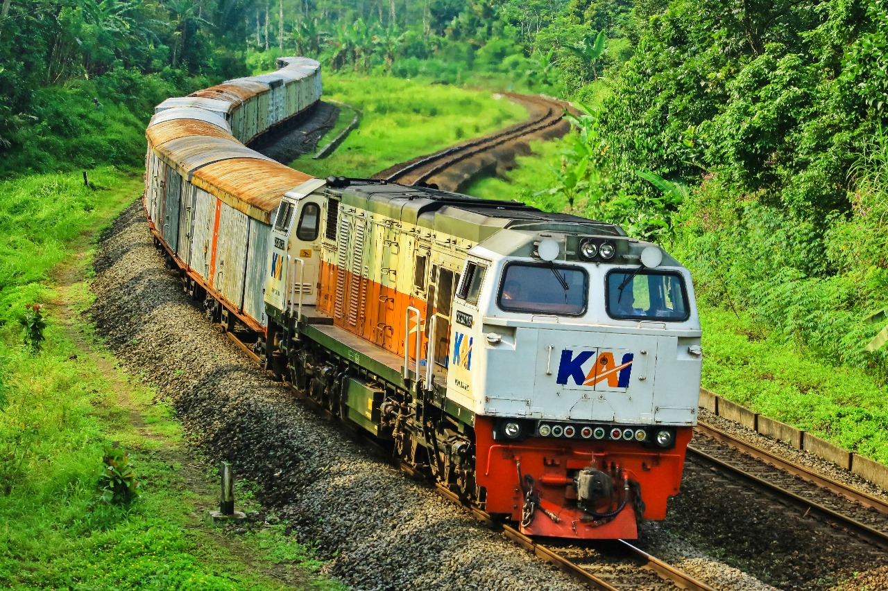 Jalur Kereta Dukung Distribusi Pupuk, KAI Pacu Ketahanan Pangan Nasional