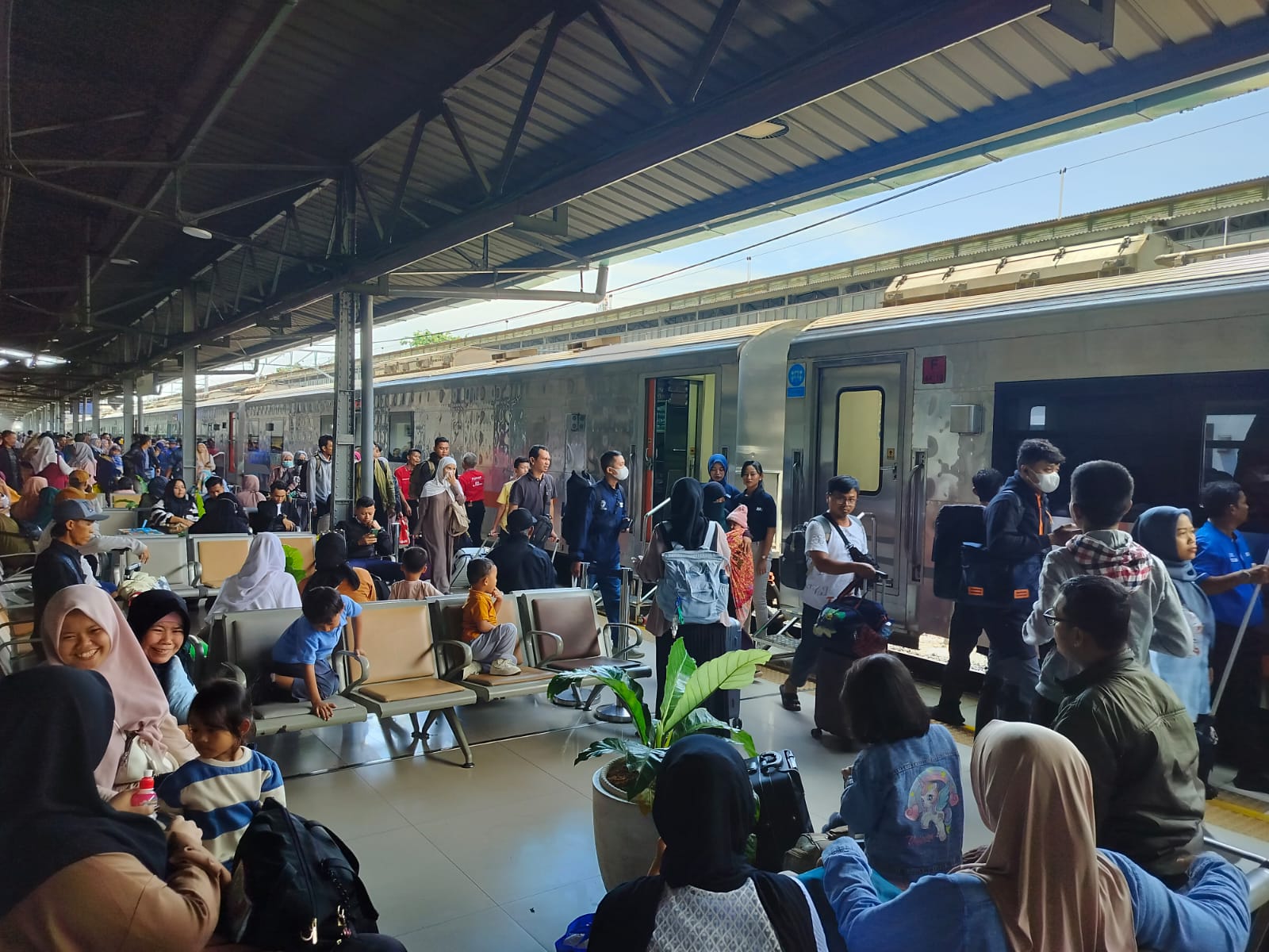 KAI Siapkan Layanan Terbaik dengan 2.441 Perjalanan dan 980 Ribu Tempat Duduk