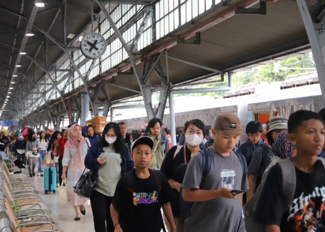 Kereta Api Menjadi Transportasi Favorit Selama Libur Waisak, Dengan Okupansi Tinggi