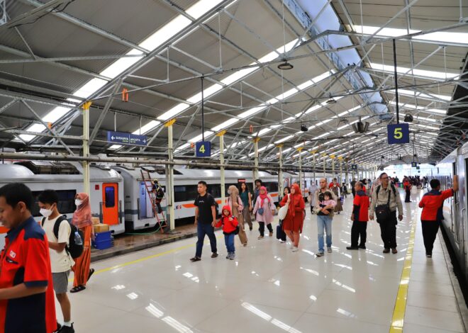 Kereta Api Jadi Primadona Libur Waisak 2025: Okupansi Tembus 124%