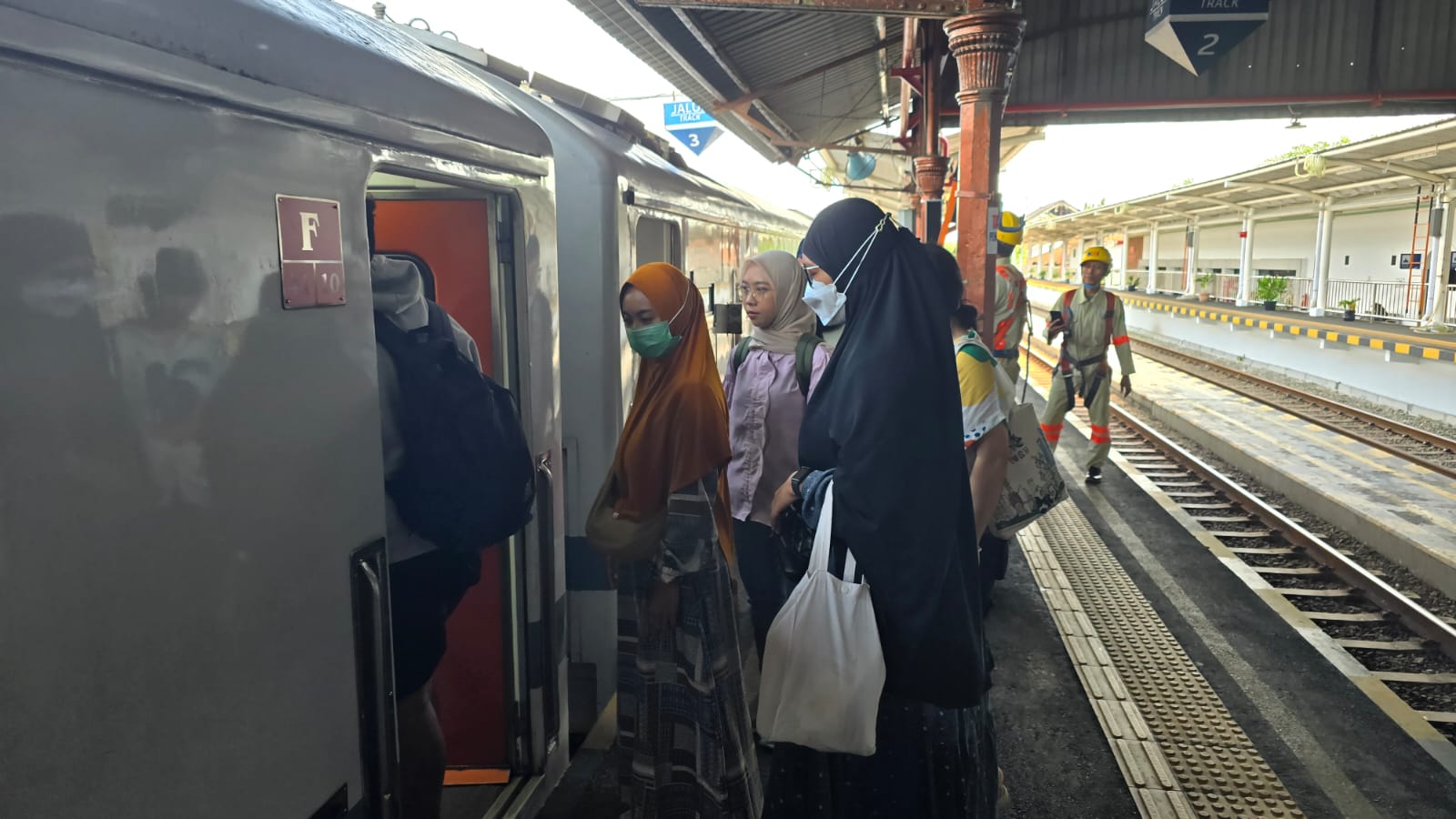 Tiket Kereta Ludes, Okupansi Daop 5 Tembus 133 Persen Saat Arus Balik Waisak