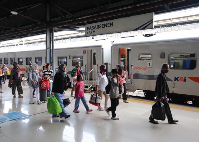 Kereta Api Jadi Primadona Arus Balik Waisak, Okupansi Sentuh 104%